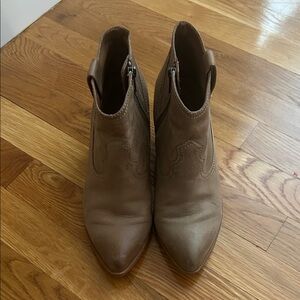 FRYE Reina Ash bootie